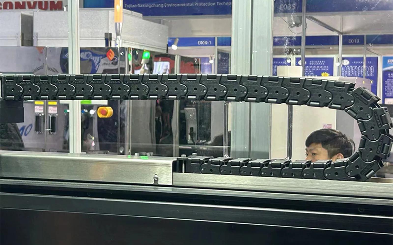 CNWSL cable carriers for high-speed axis cable protection on laser cutting equipment